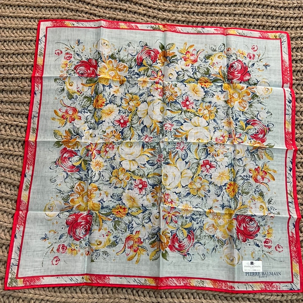 Pierre Balmain Paris women scarf new